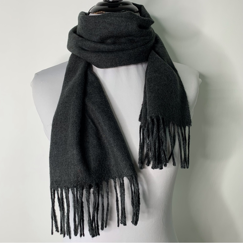 Elegant Black Scarf for Men - Picture 2 of 7